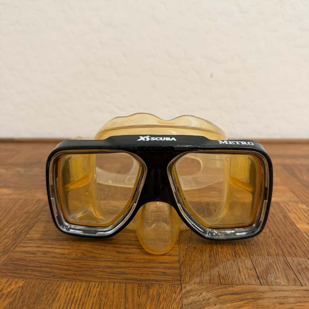 XS Scuba Metro Scuba Dive Mask Black Tempered Glass
